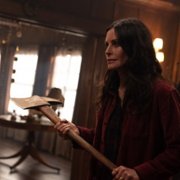 Shining Vale - galeria zdjęć - filmweb