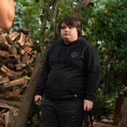 Shining Vale - galeria zdjęć - filmweb