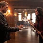 Shining Vale - galeria zdjęć - filmweb