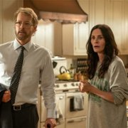 Shining Vale - galeria zdjęć - filmweb