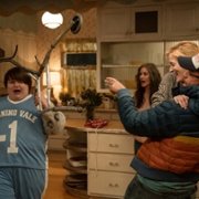 Shining Vale - galeria zdjęć - filmweb