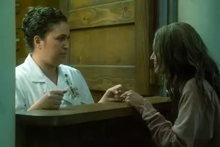 Shining Vale - galeria zdjęć - filmweb