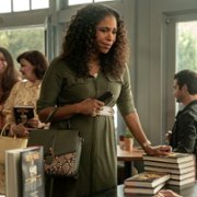Shining Vale - galeria zdjęć - filmweb