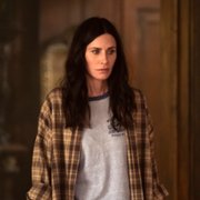 Shining Vale - galeria zdjęć - filmweb