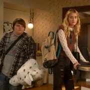 Shining Vale - galeria zdjęć - filmweb