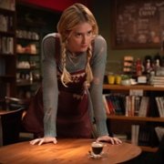 Shining Vale - galeria zdjęć - filmweb
