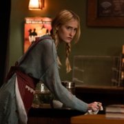 Shining Vale - galeria zdjęć - filmweb