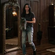 Shining Vale - galeria zdjęć - filmweb