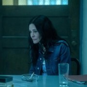 Shining Vale - galeria zdjęć - filmweb