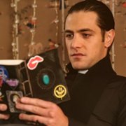 Shining Vale - galeria zdjęć - filmweb