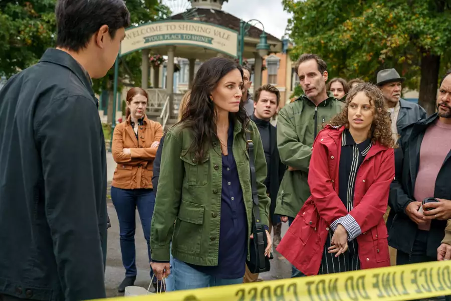 Shining Vale - galeria zdjęć - filmweb