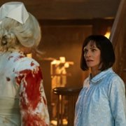 Shining Vale - galeria zdjęć - filmweb
