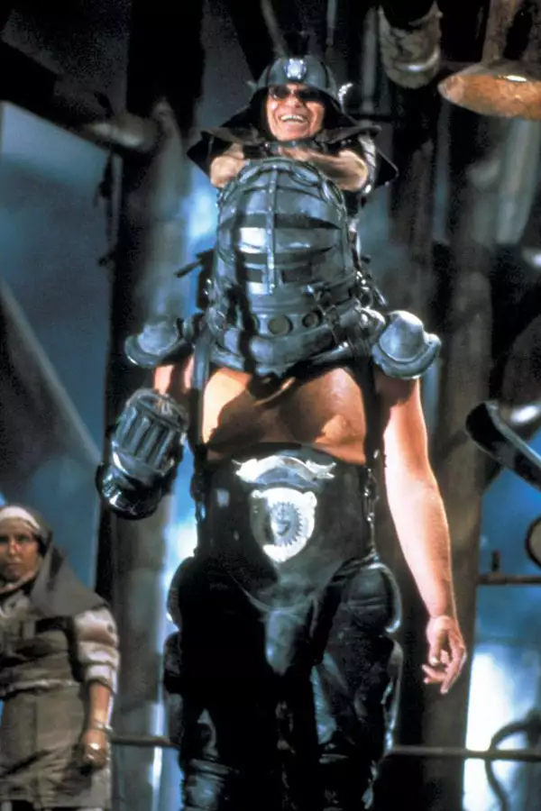 Mad Max pod Kopułą Gromu - galeria zdjęć - filmweb