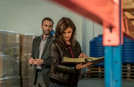 Absentia - galeria zdjęć - filmweb