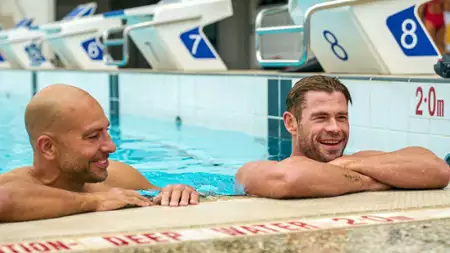 Bez granic z Chrisem Hemsworthem - galeria zdjęć - filmweb