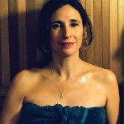 Michaela Watkins w Married