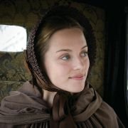Niebanalna więź - galeria zdjęć - filmweb