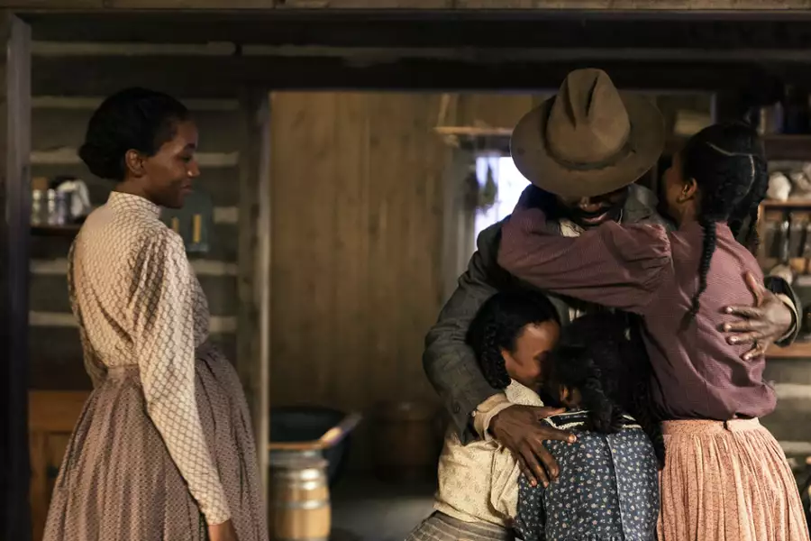 Stróżowie prawa: Bass Reeves - galeria zdjęć - filmweb