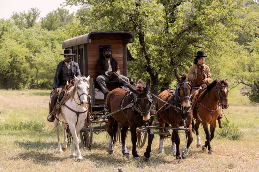 Stróżowie prawa: Bass Reeves - galeria zdjęć - filmweb