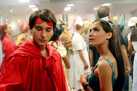 Sof Ha'Olam Smola - galeria zdjęć - filmweb