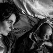 Dziewczyna z igłą - galeria zdjęć - filmweb