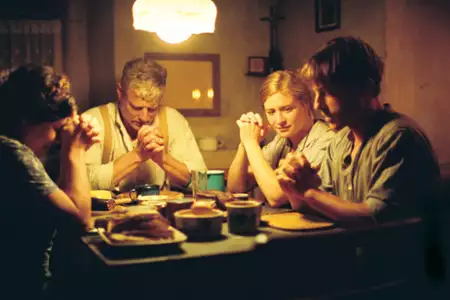 Zbrodnia na farmie - galeria zdjęć - filmweb