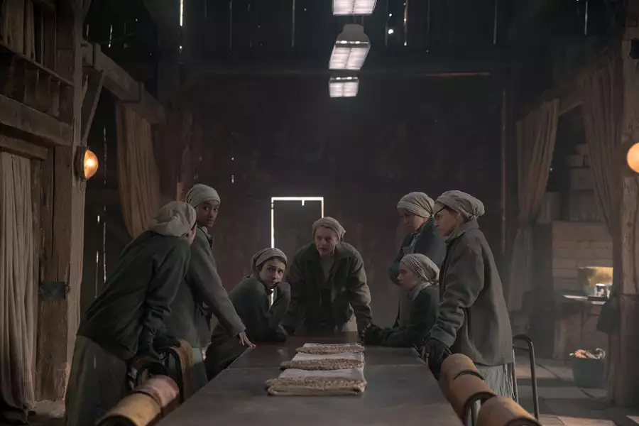 Opowieść podręcznej - galeria zdjęć - filmweb