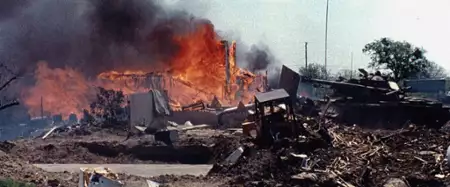Waco: Amerykańska apokalipsa - galeria zdjęć - filmweb