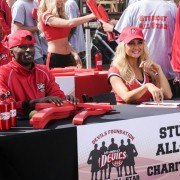 Hit the Floor - galeria zdjęć - filmweb