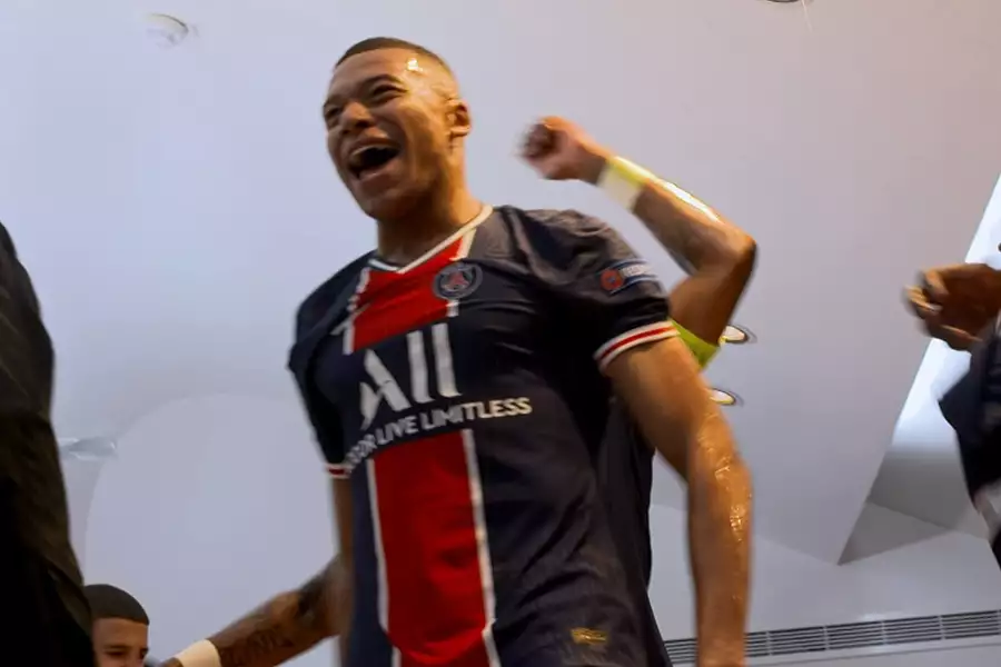 PSG Ô Ville Lumière, 50 ans de légende - galeria zdjęć - filmweb