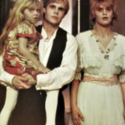 Flowers in the Attic - galeria zdjęć - filmweb