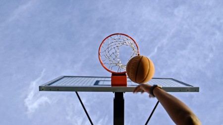 Sezon 1 Odcinek 1 Midnight Basketball