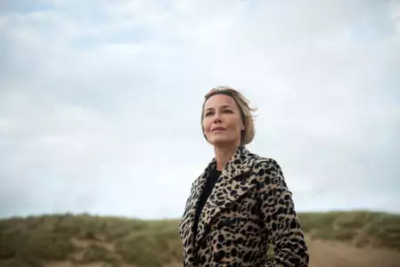 Close to Me - galeria zdjęć - filmweb