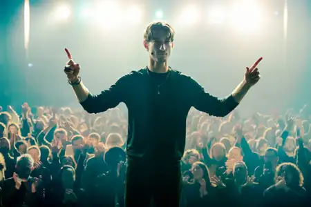 Guru - galeria zdjęć - filmweb