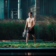 Gourou - galeria zdjęć - filmweb