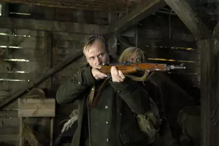 Porzuceni - galeria zdjęć - filmweb