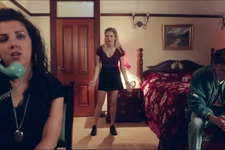 Derry Girls - galeria zdjęć - filmweb