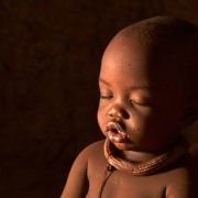 Bébé(s) - galeria zdjęć - filmweb