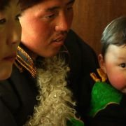 Bébé(s) - galeria zdjęć - filmweb