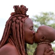 Bébé(s) - galeria zdjęć - filmweb