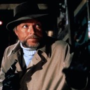 Wrong Is Right - galeria zdjęć - filmweb