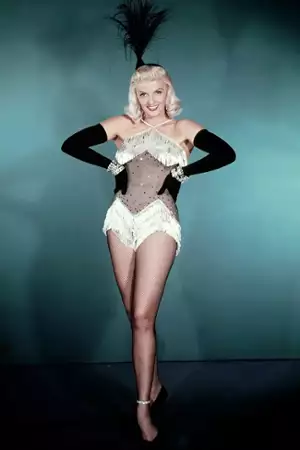 Mężczyźni wolą blondynki - galeria zdjęć - filmweb