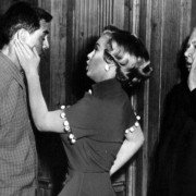 Małpia kuracja - galeria zdjęć - filmweb