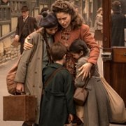 The Railway Children Return - galeria zdjęć - filmweb