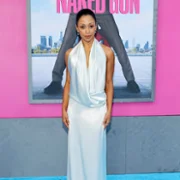 Naga broń - galeria zdjęć - filmweb