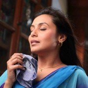 Aiyyaa - galeria zdjęć - filmweb