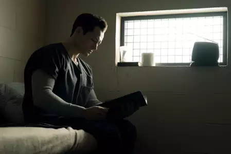 Czarny ptak - galeria zdjęć - filmweb