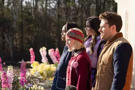 Grosse Pointe Garden Society - galeria zdjęć - filmweb