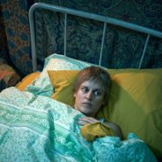 Too Close - galeria zdjęć - filmweb