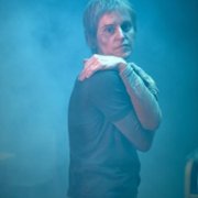 Too Close - galeria zdjęć - filmweb